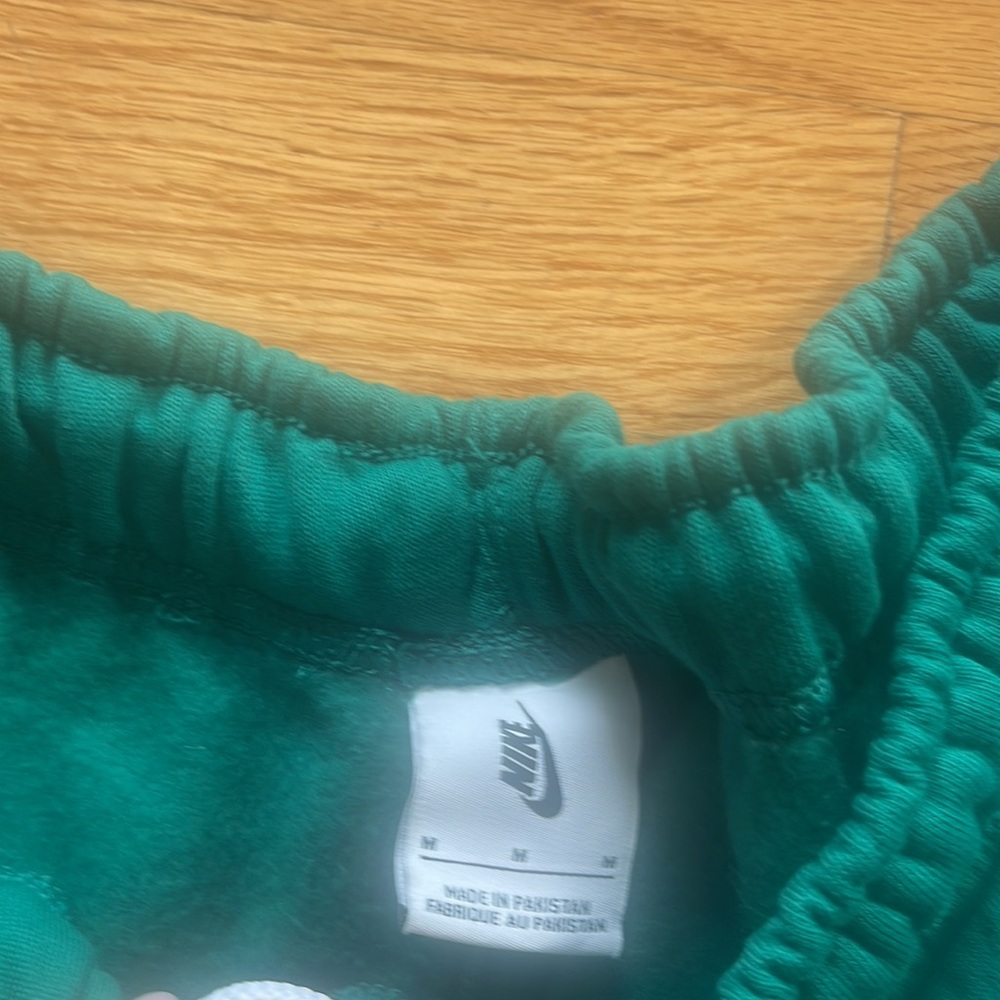 Nike Sweatpants - Picture 3 of 4